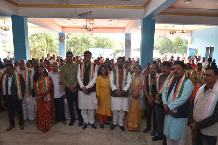 आ अब लौट चलें: रांची में मिलन समारोह का आयोजन, सुमन सिंह के नेतृत्व में महिलाओं ने थामा कांग्रेस का दामन