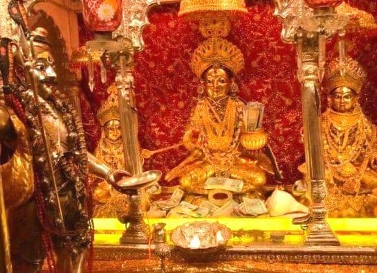 Dhanteras 2021: काशी में 2 नवंबर से अन्नपूर्णा मां के दर्शन, तीनों देवियों का आशीर्वाद करेगा कल्याण