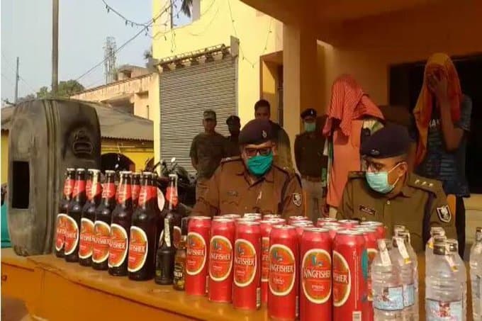 BJP नेताओं के शराबबंदी पर बयान से बढ़ा बिहार का सियासी पारा, JDU ने कहा- सहयोग करें सवाल उठाने वाले BJP नेताओं के शराबबंदी पर बयान से बढ़ा बिहार का सियासी पारा, JDU ने कहा- सहयोग करें सवाल उठाने वाले