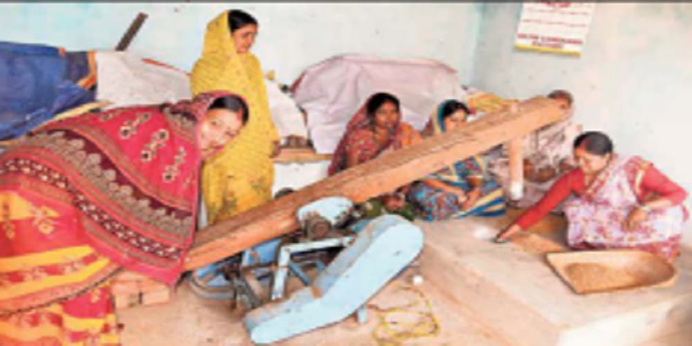 जमशेदपुर: मशीन से चलने वाली ढेंकी बना मददगार, आर्थिक स्वावलंबन की ओर बढ़ रहीं महिलाएं