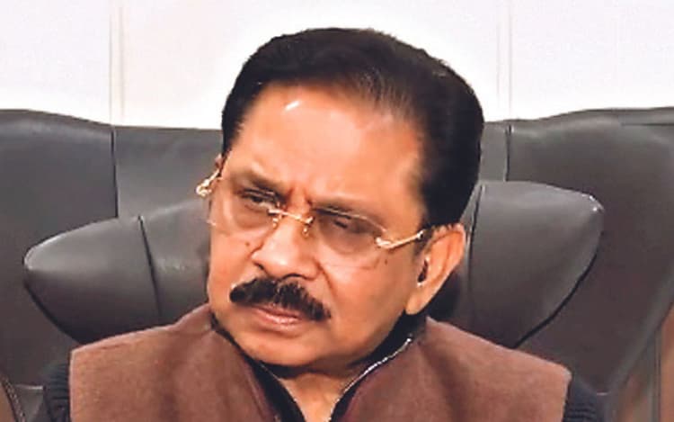 धीरज साहू आए सामने, इनकम टैक्स के छापों पर बोले- शर्मिंदा हूं, 35 साल की राजनीति में पहली बार हुआ ऐसा