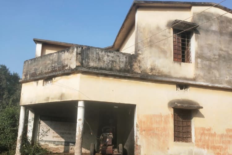 गढ़वा : दो दशक बाद भी आवासीय बालिका विद्यालय में शुरू नहीं हुई पढ़ाई