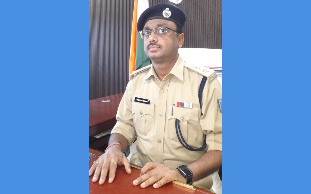 अवैध धंधा : तिसरी व गांवा की सीमा से बड़े पैमाने पर खपायी जा रही स्टॉक की गयी विदेशी शराब