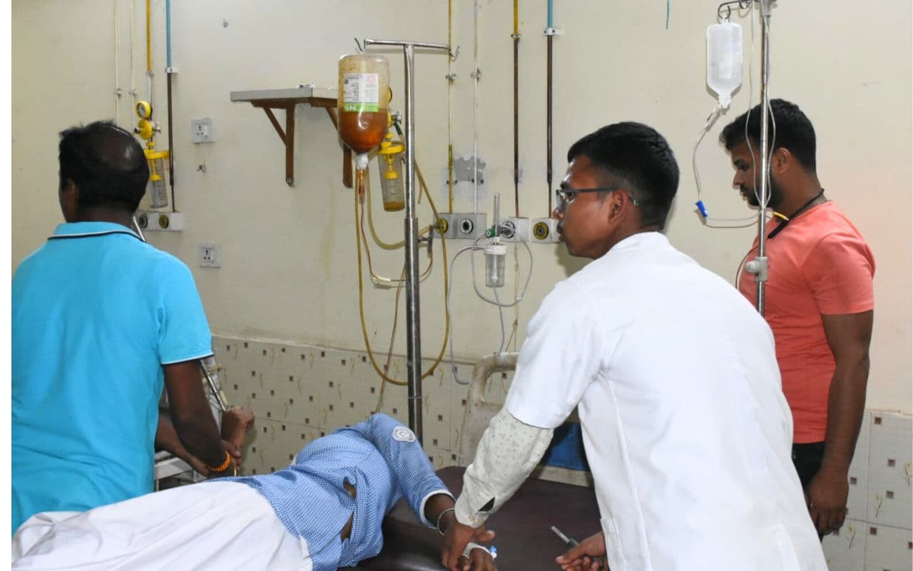 धनबाद में परीक्षा केंद्र में इंटर की छात्रा ने जहर खाकर की जान देने की कोशिश