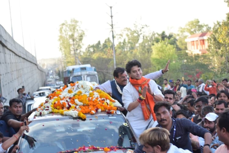 MP News: ज्योतिरादित्य सिंधिया को लेकर मध्य प्रदेश BJP में दरार, जानिए क्या है पूरा मामला