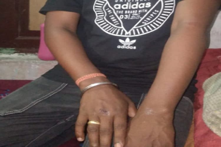 जमशेदपुर : गोलमुरी पार्क में युवकों का हंगामा व पथराव, महिलाओं से की मारपीट