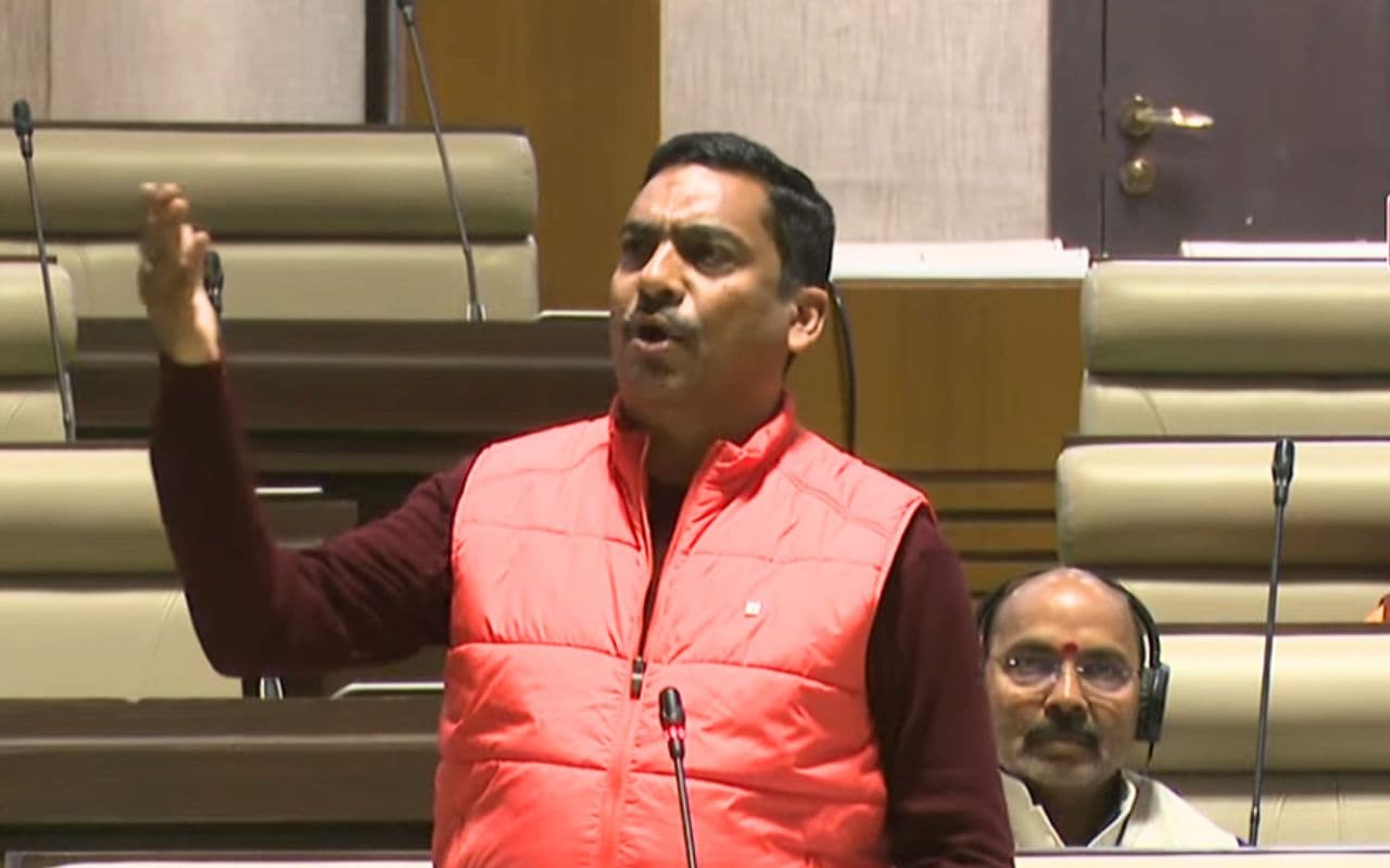 भानु प्रताप शाही को सत्ता पक्ष ने टोका, तो झारखंड विधानसभा में लगे जय श्रीराम के नारे