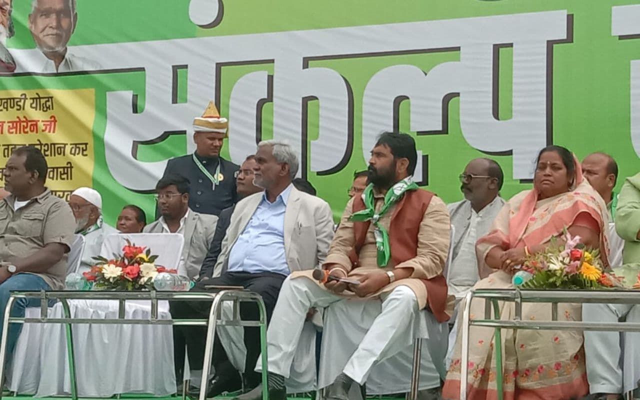 रांची में झामुमो की संकल्प सभा में गरजे कोल्हान टाइगर चंपाई सोरेन- न झारखंडी झुकेगा, न झारखंड