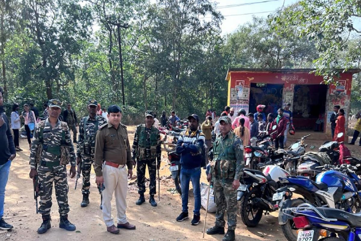 सड़क सुरक्षा को लेकर लातेहार में वाहन चेकिंग अभियान तेज