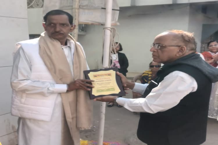 रांची के बहावलपुरी पंजाबी सोसाइटी ने समाज के हीरो को किया सम्मानित