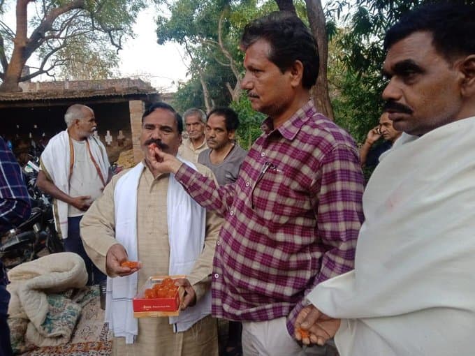 Nirbhaya Justice : दरिंदों को फांसी मिलने के बाद निर्भया के गांव मेड़वरा कलां में जश्न का माहौल, लोगों ने मनायी होली