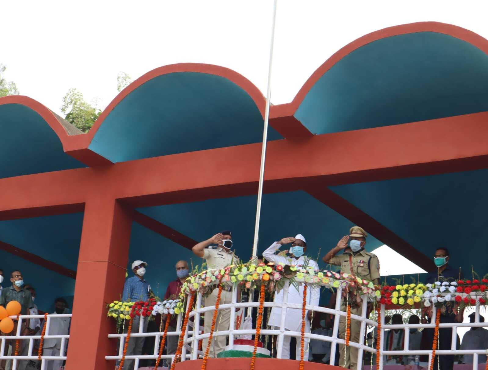75th Independence Day : Corona की तीसरी लहर व MGNREGA पर क्या बोले झारखंड के मंत्री Alamgir Alam 75th Independence Day : Corona की तीसरी लहर व MGNREGA पर क्या बोले झारखंड के मंत्री Alamgir Alam