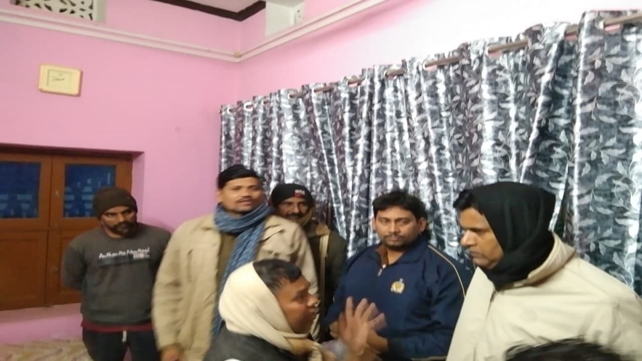 बिहार: समस्तीपुर में लूट के दौरान महिला की गला दबाकर हत्या, रिटायर्ड हेडमास्टर के घर में भी हुई डकैती