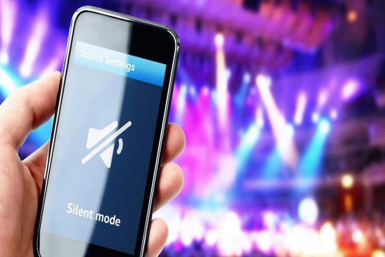 Tips and Tricks: चंद मिनटों में खोज निकालें अपना स्मार्टफोन, बस इस ट्रिक का करें इस्तेमाल