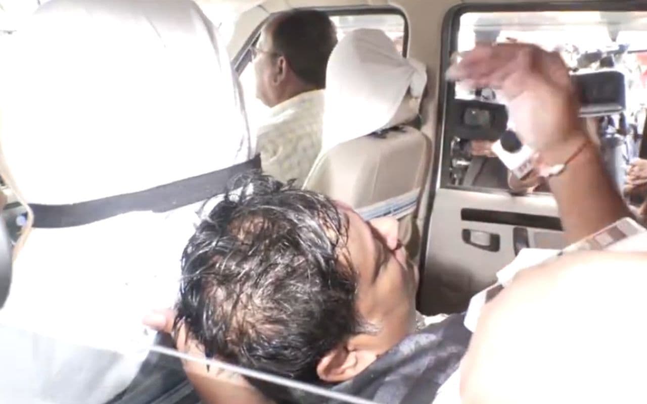 बंगाल में भाजपा कार्यकर्ता और पुलिस के बीच झड़प, लाठीचार्ज में प्रदेश अध्यक्ष सुकांत मजूमदार घायल