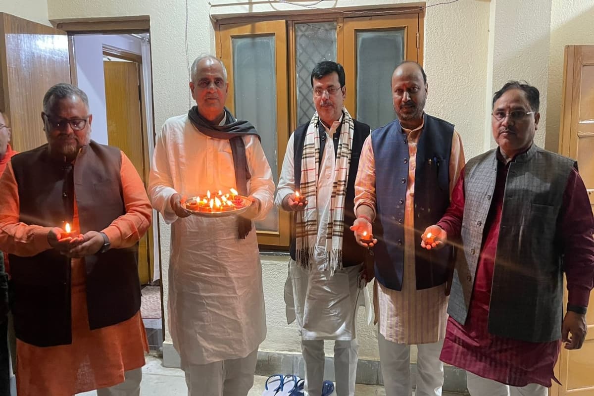 झारखंड: उत्तराखंड सुरंग से मजदूरों के सुरक्षित निकलने पर बाबूलाल मरांडी ने जताई खुशी, BJP ऑफिस में मनी दिवाली