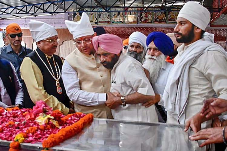 Uttarakhand Gurudwara Murder: सेवानिवृत्त आईएएस अधिकारी सहित पांच के खिलाफ प्राथमिकी दर्ज