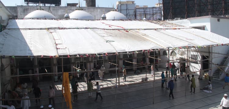 Ramadan 2024: शाहजहां ने बनवायी थी शाहजहानी मस्जिद, जानें शहर की प्रमुख जुड़ी ये बातें..