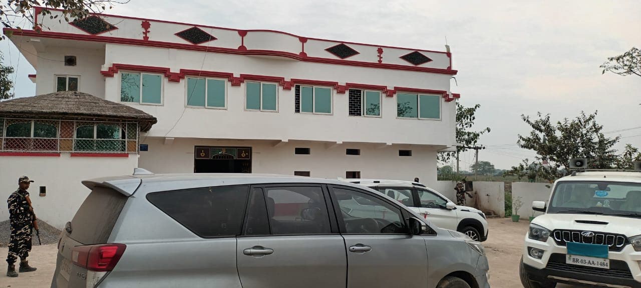 बिहार : ब्रह्मपुर विधायक के घर पर ईडी की रेड, जानें किस मामले में हो रही है कार्रवाई