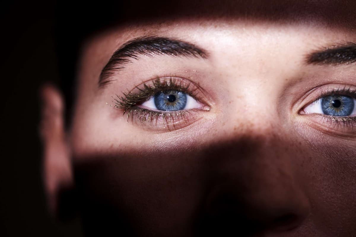 Eyes Care: मोतियाबिंद से है आंखों को बचाना तो अपनाएं ये आयुर्वेदिक घरेलू उपाय