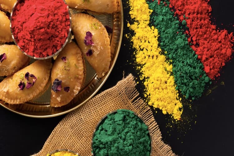 Holi Diet For Diabetic Patients: होली पर डायबिटीज के मरीज ना करें इन चीजों का सेवन, वरना बढ़ सकती है परेशानी
