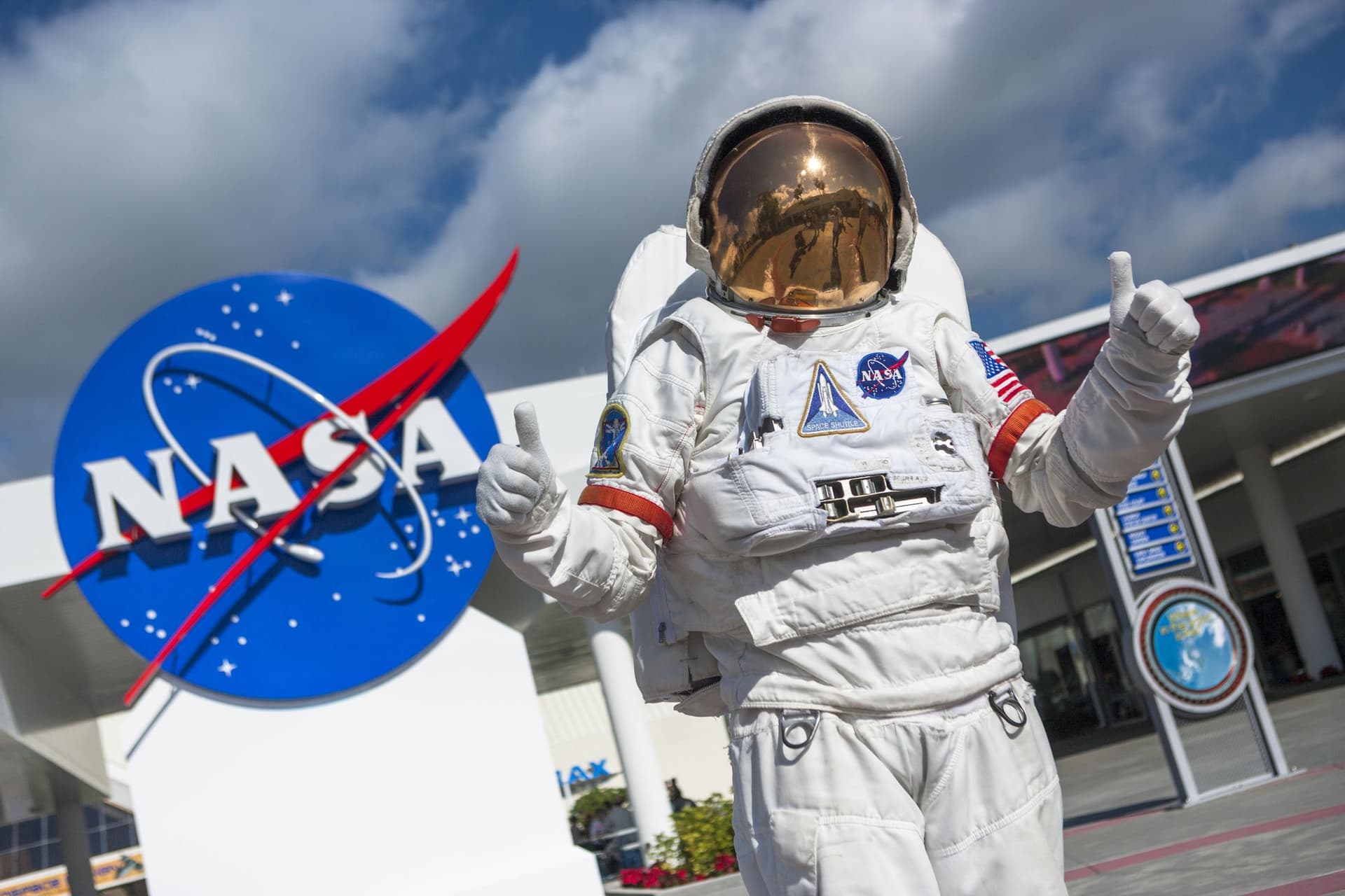 NASA Job: नासा लाया चांद और मंगल पर जाने का मौका, करोड़ों में सैलरी NASA Job: नासा लाया चांद और मंगल पर जाने का मौका, करोड़ों में सैलरी