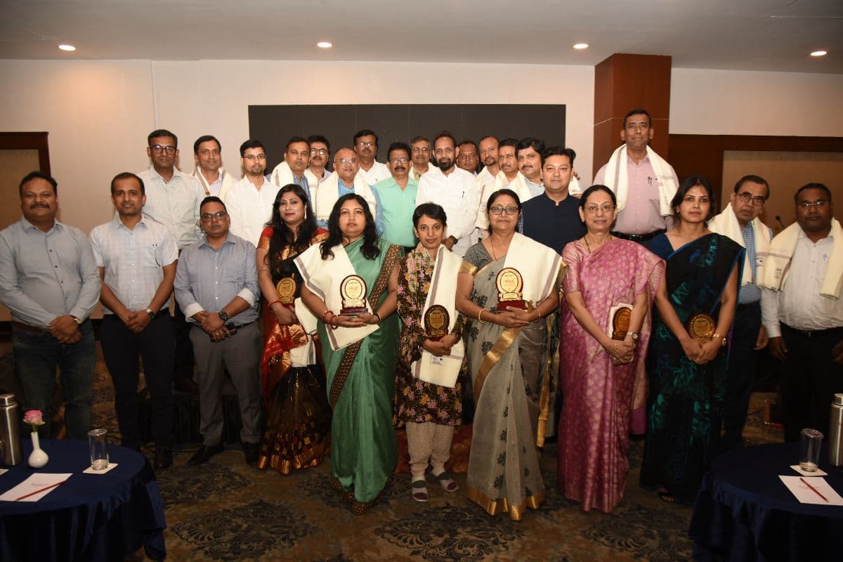 जमशेदपुर में प्रभात खबर डॉक्टर्स सम्मान समारोह 2024, 26 चिकित्सक हुए सम्मानित