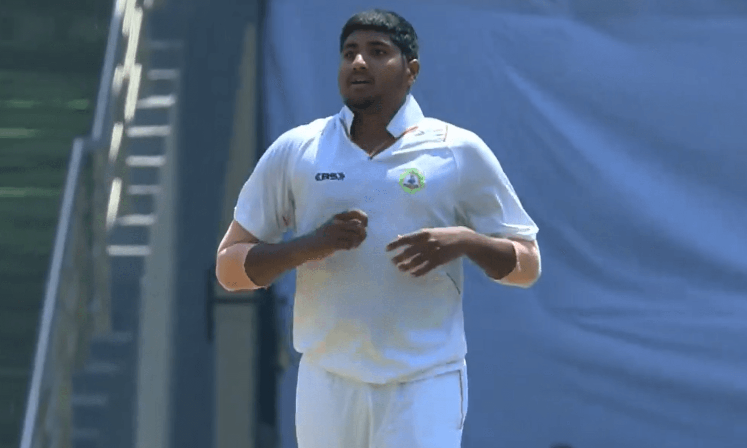 Ranji Trophy: धोनी को आदर्श मानने वाले विकेटकीपर यश ठाकुर को उमेश यादव ने बनाया तेज गेंदबाज Ranji Trophy: धोनी को आदर्श मानने वाले विकेटकीपर यश ठाकुर को उमेश यादव ने बनाया तेज गेंदबाज