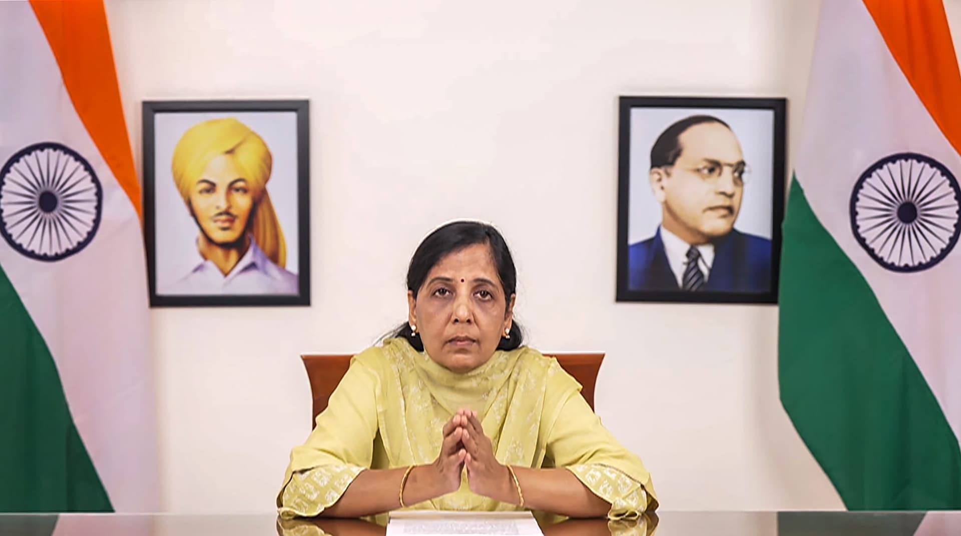 Arvind Kejriwal News: ‘अरविंद केजरीवाल की तबीयत ठीक नहीं’, पत्नी सुनीता का दावा- मुख्यमंत्री को किया जा रहा परेशान