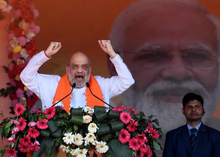 पटना में राजद-कांग्रेस पर बरसे अमित शाह, कहा- जो लोग अपने बच्चों को पीएम-सीएम बनाने में लगे वो पिछड़ों का कितना भला करेंगे
