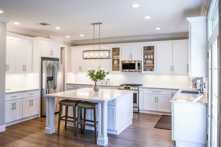 Vastu Tips: वास्तु शास्त्र के अनुसार किस दिशा में होना चाहिए आपका किचन?