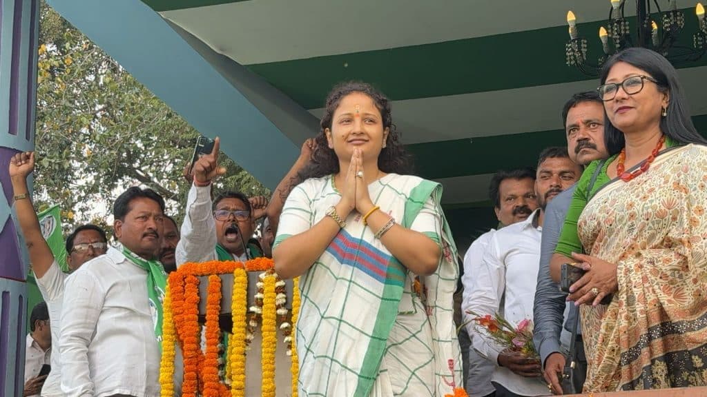 kalpana soren active in politics at giridih jmm foundation day