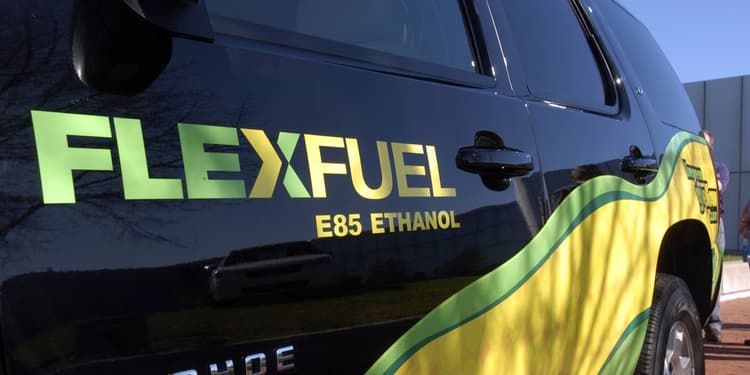 Flex Fuel क्या होता है और क्यों है ये भविष्य का ईंधन?