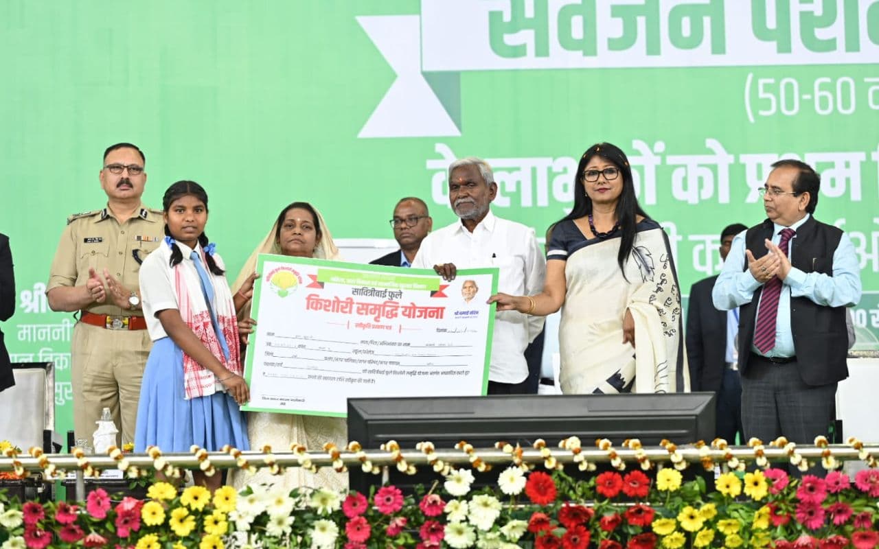 Jharkhand: рдЖрдВрдЧрдирдмрд╛рдбрд╝реА рд╕реЗрд╡рд┐рдХрд╛рдУрдВ рдХреЛ 9500 рдФрд░ рд╕рд╣рд╛рдпрд┐рдХрд╛рдУрдВ рдХреЛ 4750 рд░реБрдкрдпреЗ рдорд╛рдирджреЗрдп рдорд┐рд▓реЗрдЧрд╛