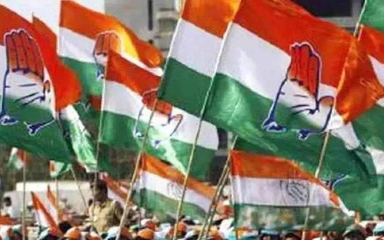 Jharkhand Election: आपस में ही भिड़े कांग्रेस के नेता, प्रदेश प्रभारी को भी नहीं बख्शा, पैसे लेकर टिकट देने का आरोप