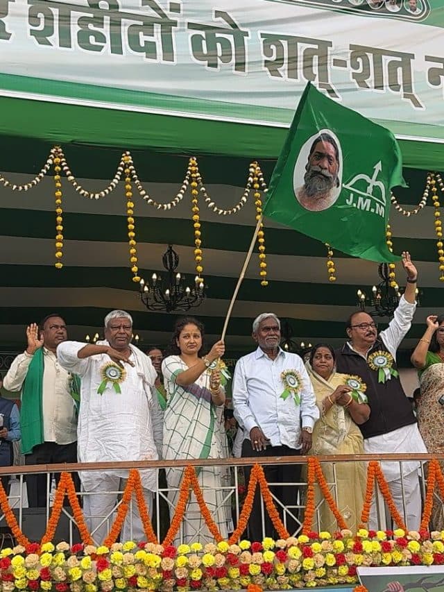 गिरिडीह झंडा मैदान में गरजीं हेमंत सोरेन की पत्नी कल्पना सोरेन, कहा - करारा जवाब मिलेगा