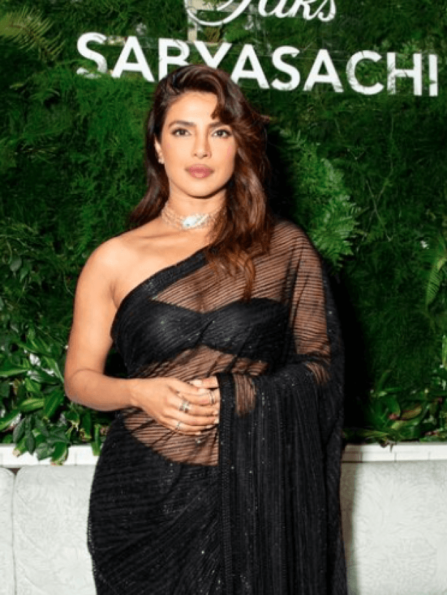 Priyanka Chopra ने ब्लैक साड़ी में बिखेरा हुस्न का जलवा, देखें दिलकश तसवीरें