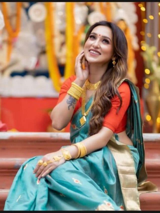 Chaitra Navratri 2024: चैत्र नवरात्रि के हर दिन में पहनें इन रंगों की साड़ियां, माता रानी होंगी प्रसन्न