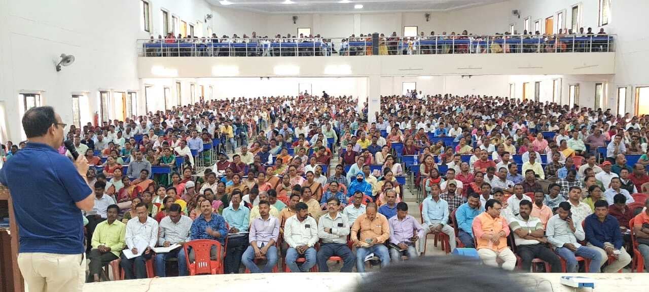 :::::: मतदान कर्मियों को दिया गया प्रशिक्षण