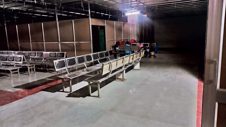 गया जंक्शन के डेल्हा साइड में उच्च श्रेणी प्रतीक्षालय व टिकटघर शुरू