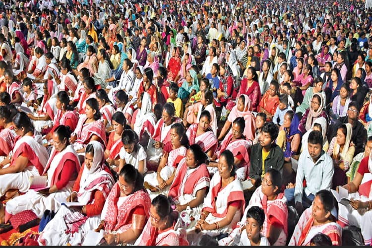 पुण्य बृहस्पतिवार की आराधना में शामिल हुए मसीही विश्वासी, बोले आर्चबिशप- प्रभु यीशु की तरह हम भी विनम्र बनें