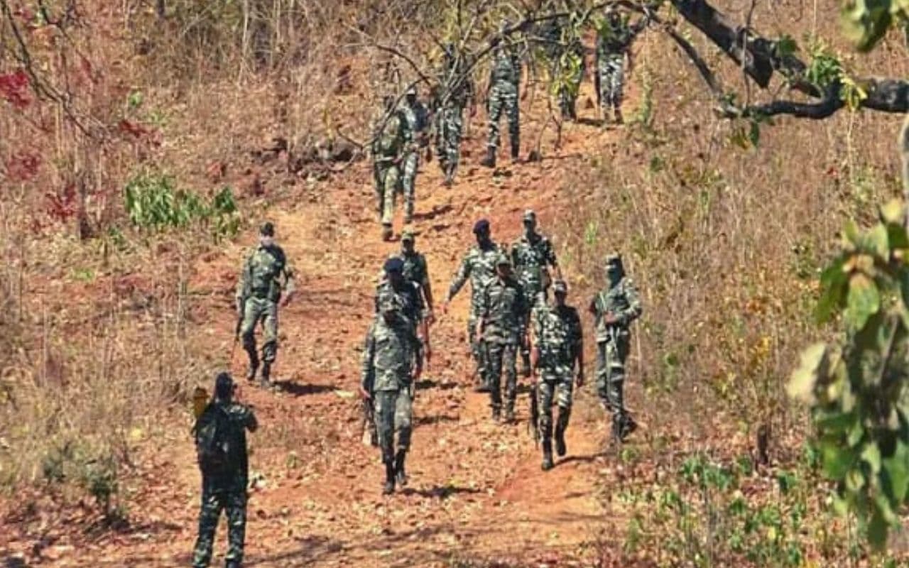 Chhattisgarh: सुकमा में सुरक्षाबलों ने मुठभेड़ में एक नक्सली को मार गिराया, इस साल अबतक 114 ढेर