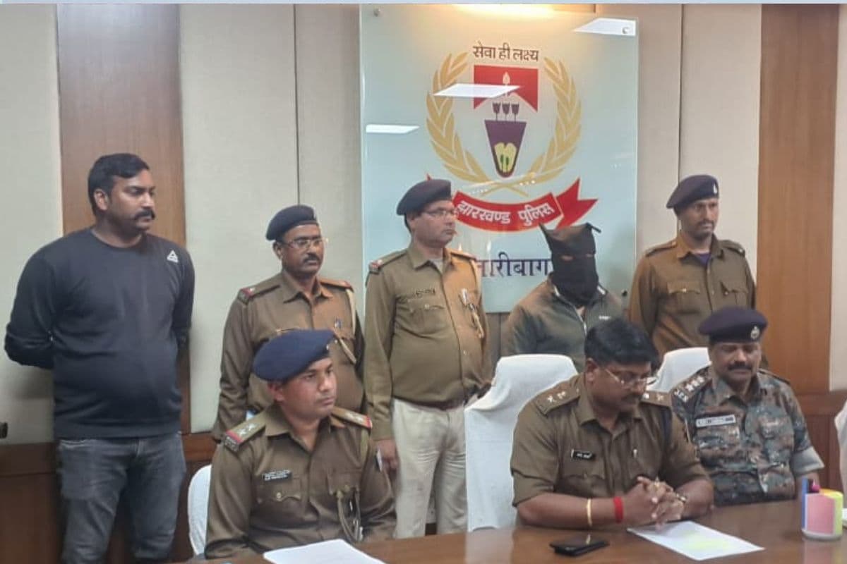 झारखंड: दो क्विंटल 800 ग्राम गांजे के साथ एक तस्कर गिरफ्तार, फरार तस्कर के लिए पुलिस कर रही छापेमारी