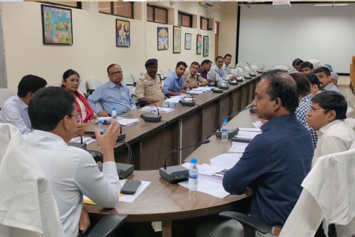 लोकसभा चुनाव में ड्यूटी पर रहनेवाले भी पोस्टल बैलेट से दे सकेंगे वोट, रांची डीईओ का अब्सेंटी वोटर्स की सूची बनाने का निर्देश