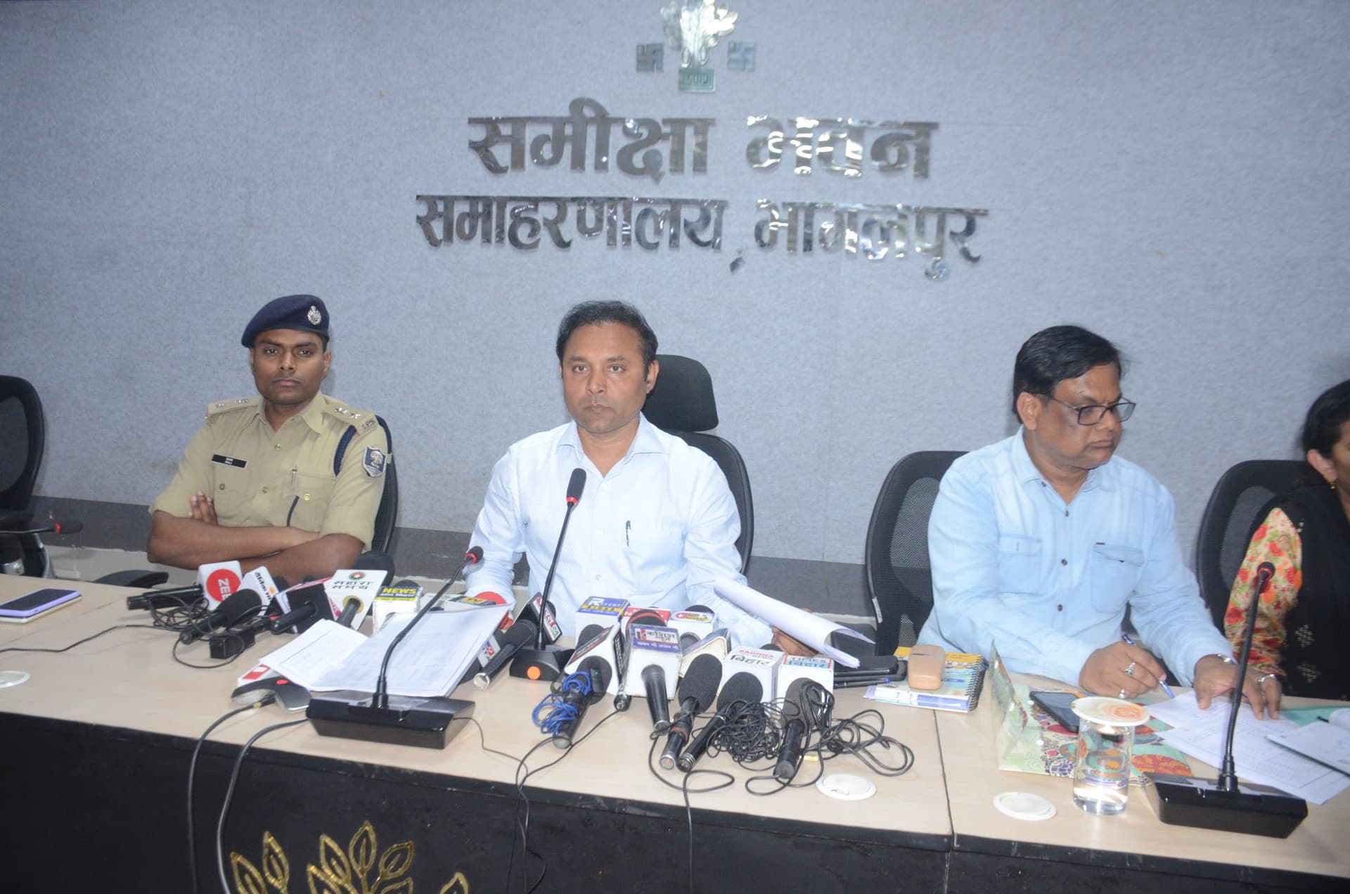 लोकसभा चुनाव: मतदाताओं को 3 दिन पहले मिलेगी वोटर पर्ची, भागलपुर में 2234 मतदान केंद्रों पर डाले जायेंगे वोट लोकसभा चुनाव: मतदाताओं को 3 दिन पहले मिलेगी वोटर पर्ची, भागलपुर में 2234 मतदान केंद्रों पर डाले जायेंगे वोट