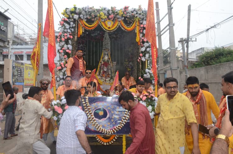 बाबा बूढ़ानाथ की भक्ति में डूबा भागलपुर, 751 निशान के साथ निकली शोभायात्रा