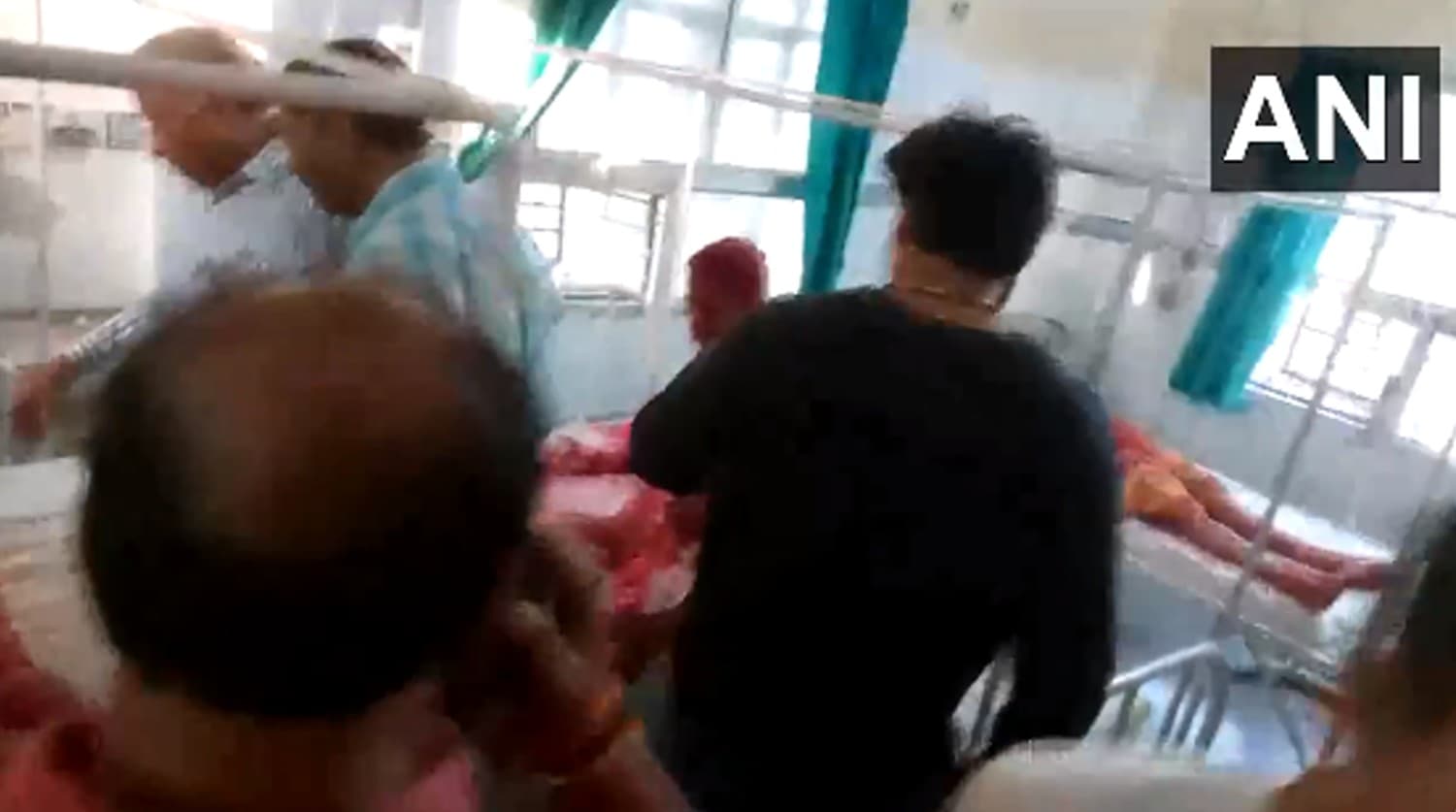 Holi celebrations: होली के जश्न के दौरान महाकाल मंदिर के गर्भगृह में लगी आग, 13 झुलसे