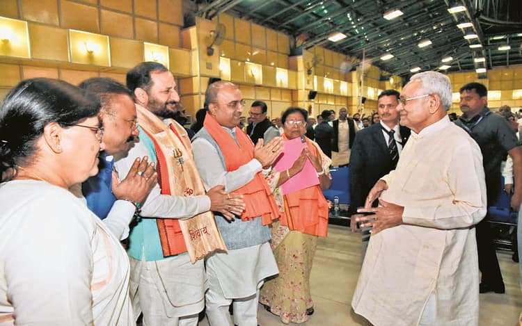 बिहार कैबिनेट विस्तार: पहली बार मंत्री बने BJP के 5 नेताओं में 4 MLC, सरकार में अब सीएम समेत 30 मिनिस्टर