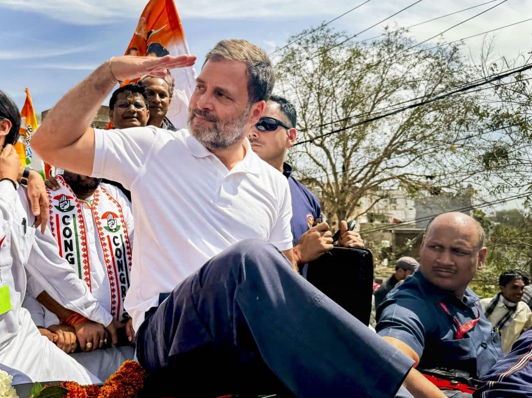 Bharat Jodo Nyay Yatra: राहुल गांधी ने बीजेपी कार्यकर्ताओं को दिया ‘फ्लाइंग किस’, लगे मोदी-मोदी के नारे, वीडियो वायरल