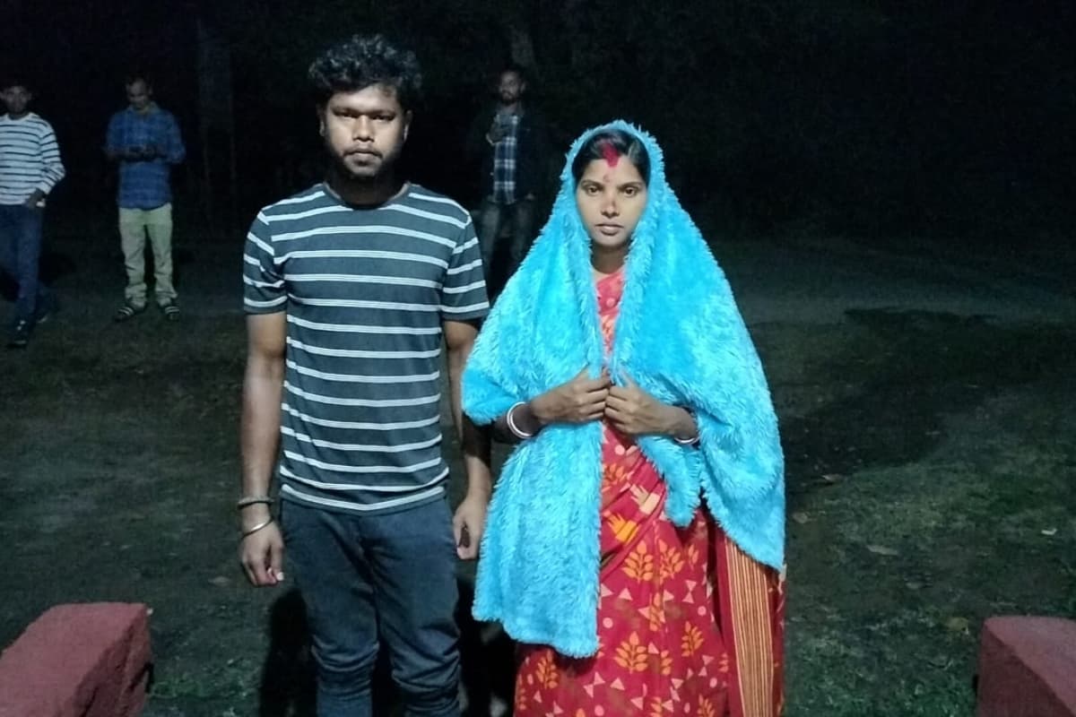 पाकुड़ : पुलिस ने कराई प्रेमी जोड़े की शादी, प्रेमिका ने की थी शिकायत